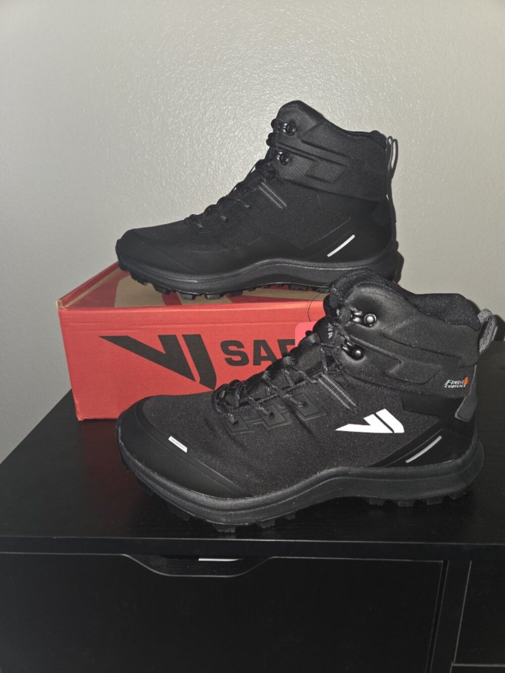 SARVA Artix Mid Waterproof Hiking Boots Men's US 10 EU 44 Black BNIB